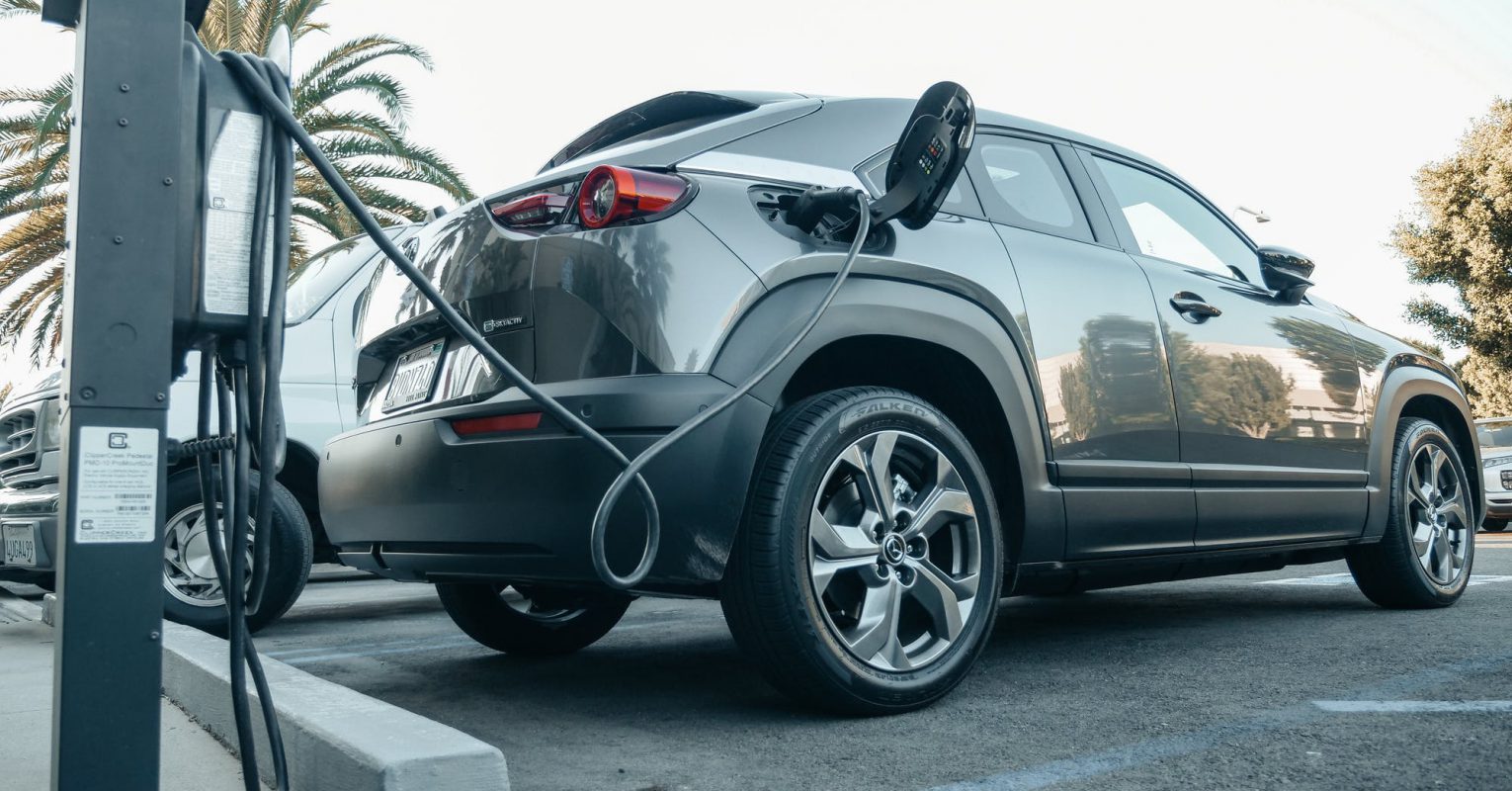 Hoe moet je een accu vervangen? Auto Blog